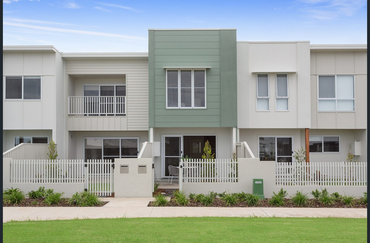 8 Hook Lane, Banya QLD 4551